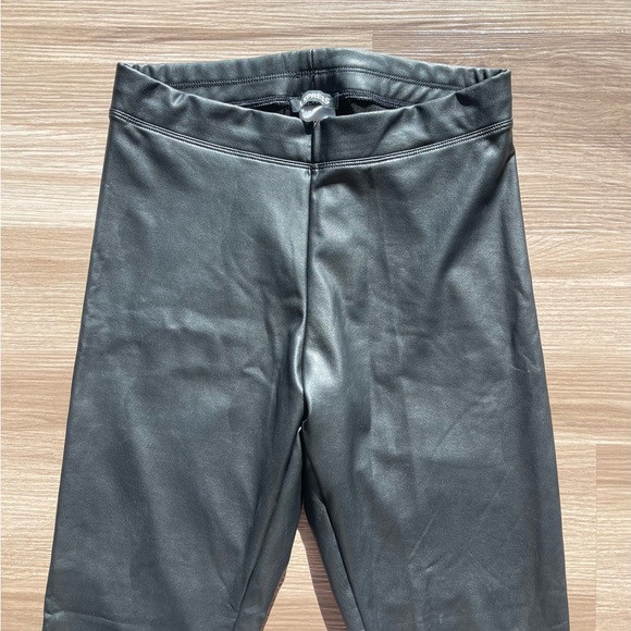 Express Faux Leather Leggings Size Small - Picture 3 of 9